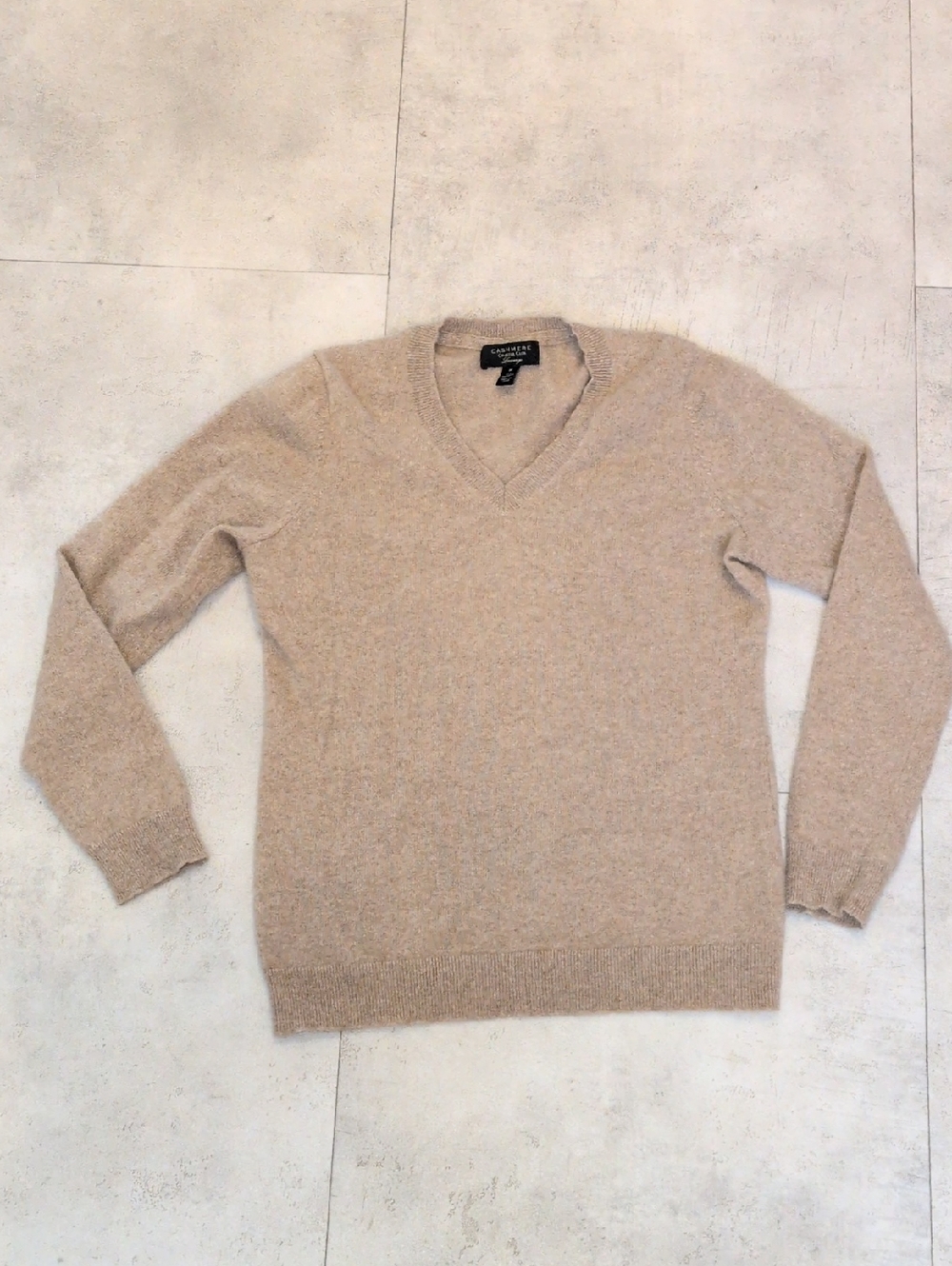 Charter Club Women's V-Neck Sweater in Light Beige Size M 100% Cashmere